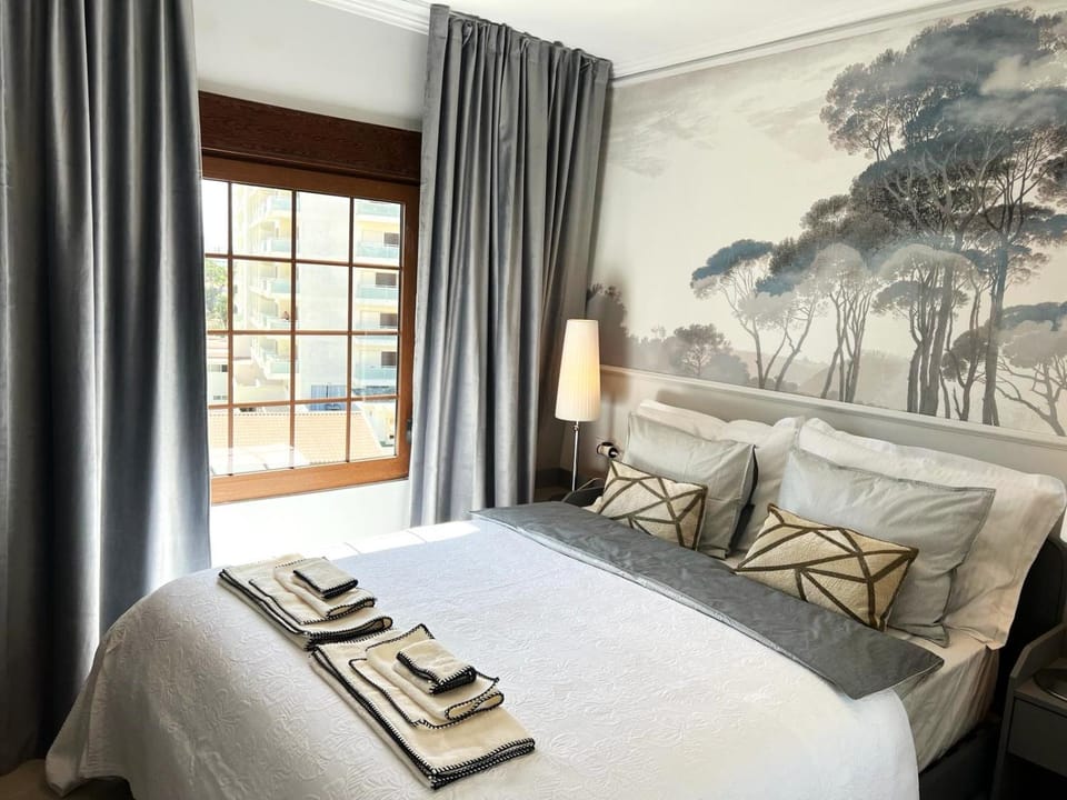 Bed, View (from property/room), View (from property/room), Photo of the whole room, Bedroom, Sea view, Sea view, towels, towels