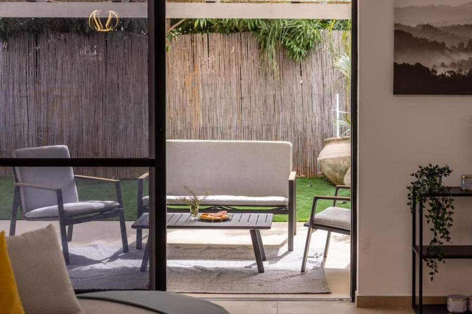 Poleg Coastal Villa Garden by SeaNRent Villa in Netanya