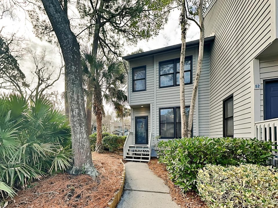 Property building, Facade/entrance, Garden