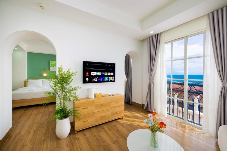 Living room, Photo of the whole room, Seating area