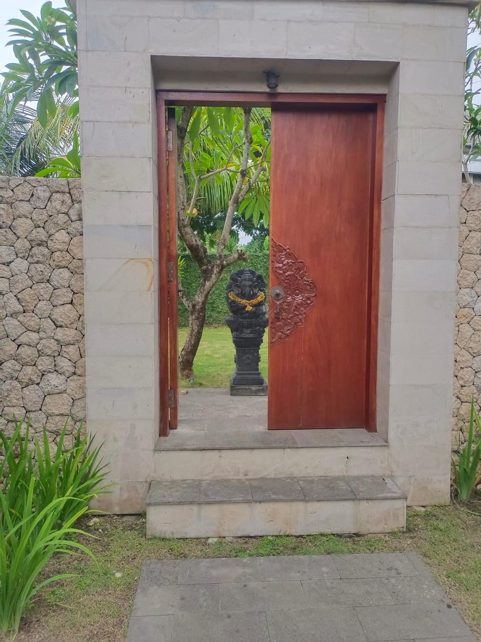 Villa Dharmatria Villa in Kuta Selatan