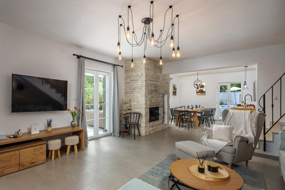 Living room, Dining area