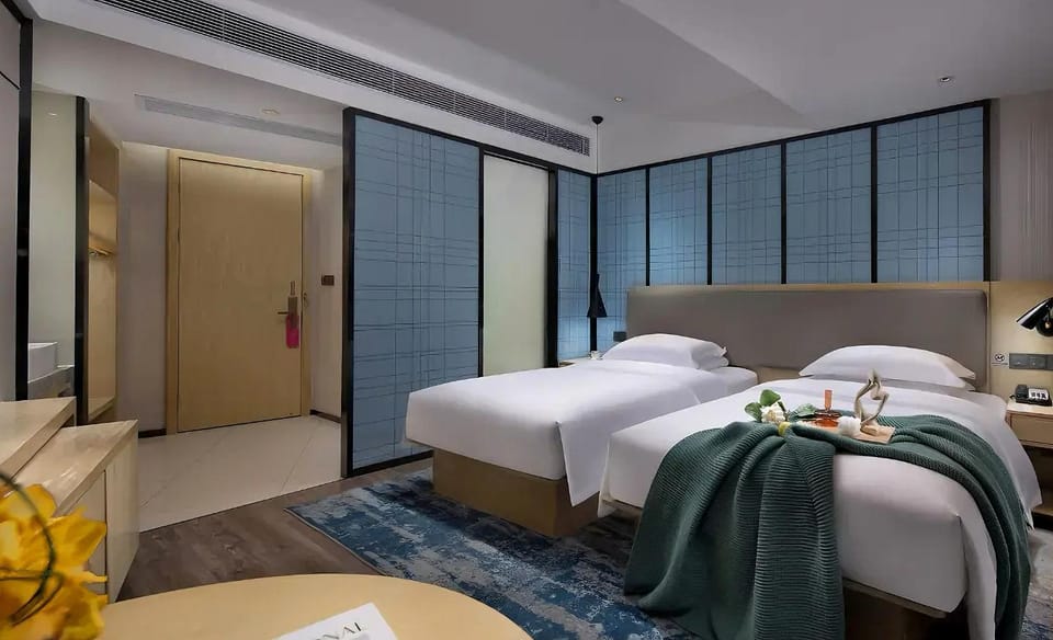 Photo of the whole room, Bedroom