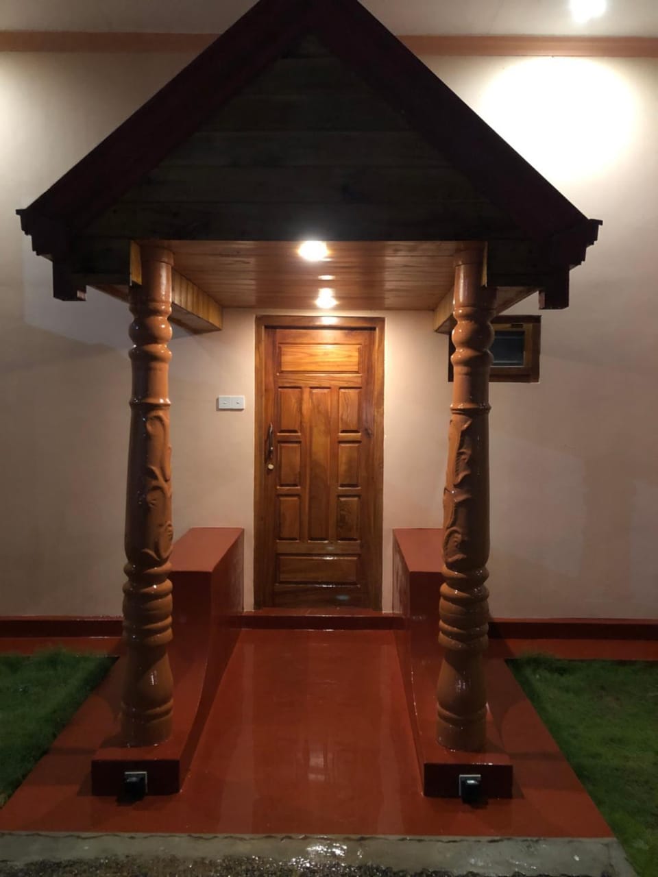 Facade/entrance