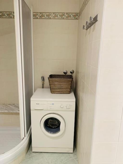 Bathroom, washing machine
