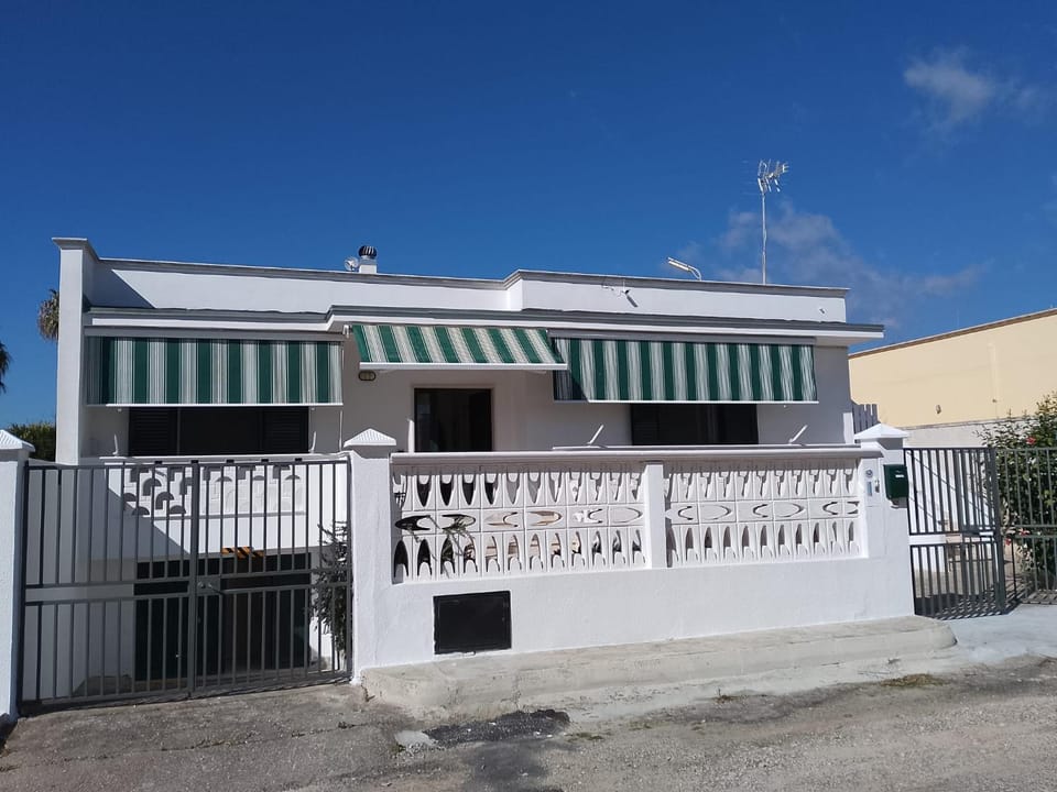 Property building, Day, Quiet street view