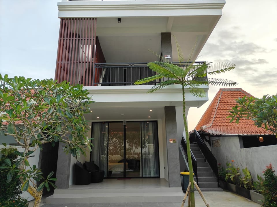 Property building, Balcony/Terrace