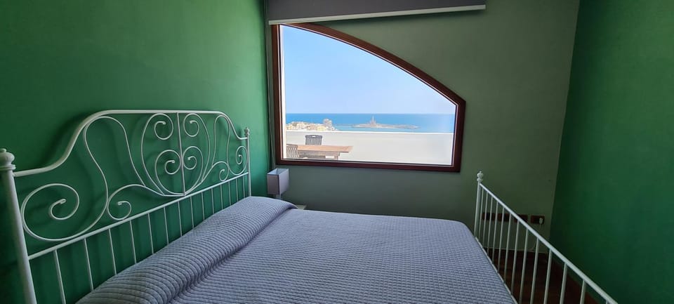 Bed, Photo of the whole room, Bedroom, Sea view