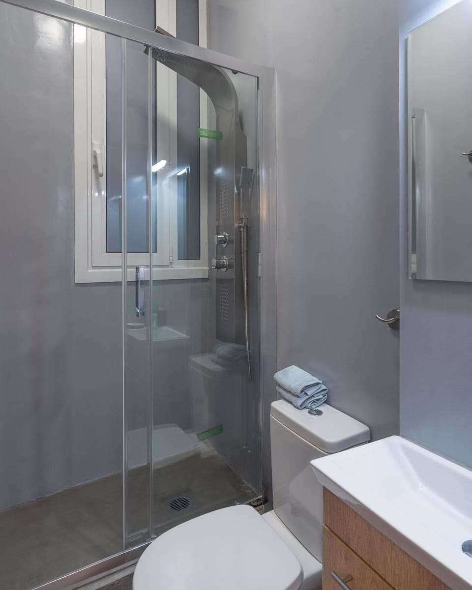 Shower, Bathroom, towels