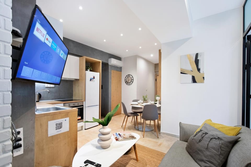 Living room, Dining area, kitchen