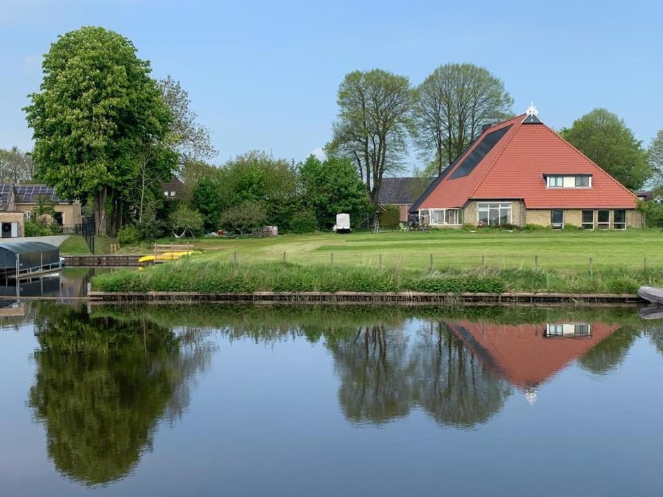 De Middelste Dam Bed and Breakfast in Friesland, Netherlands