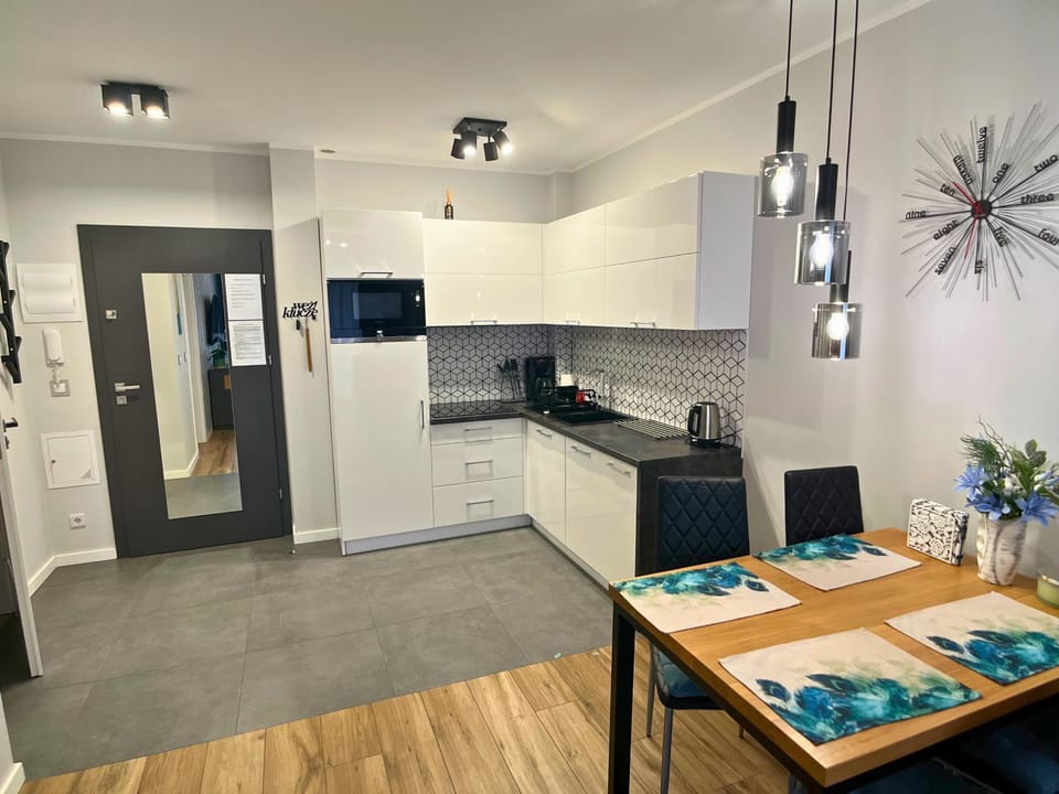 Kitchen or kitchenette, Dining area, dishwasher, oven, stove