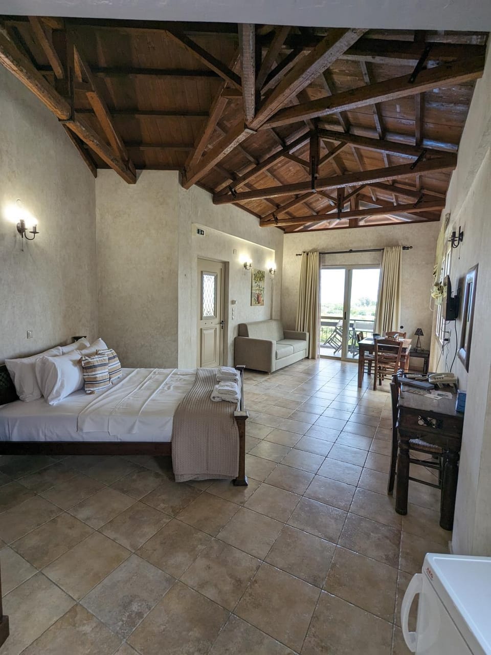 Photo of the whole room