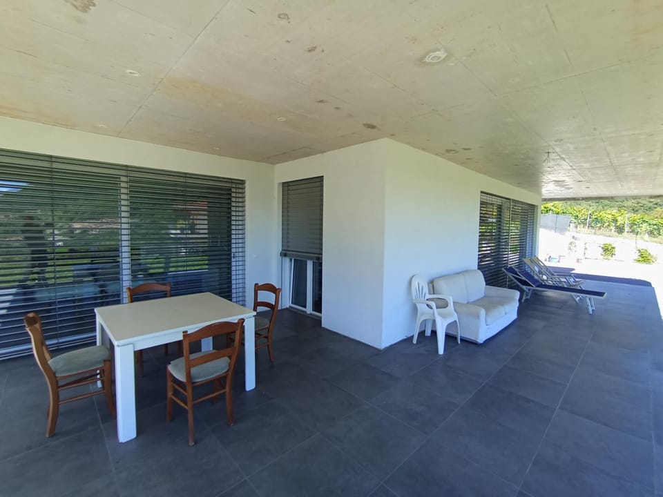 Property building, Breakfast