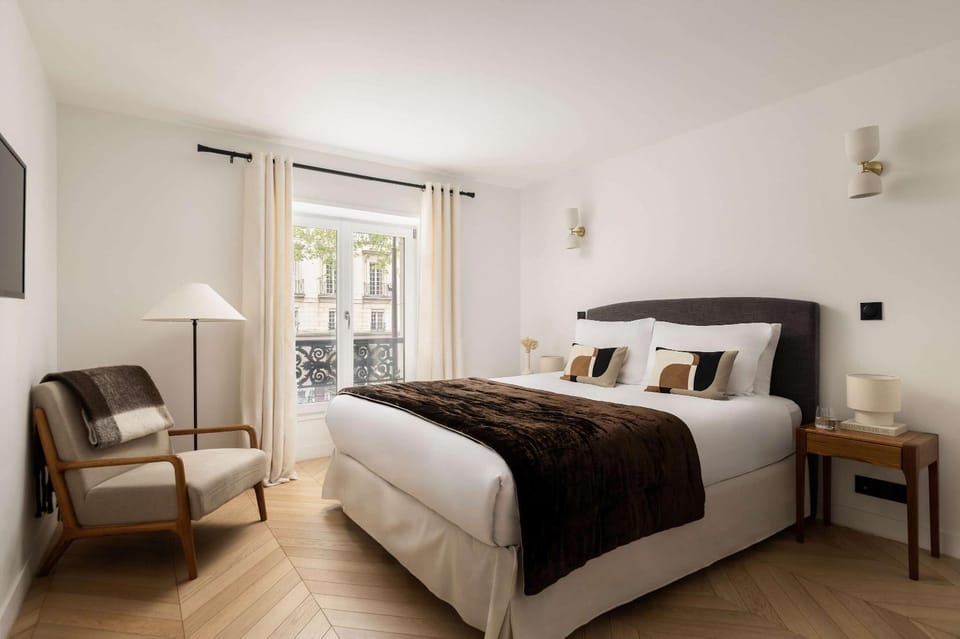 Brand New 3 Bedrooms Facing Madeleine St Honoré Apartment in Paris