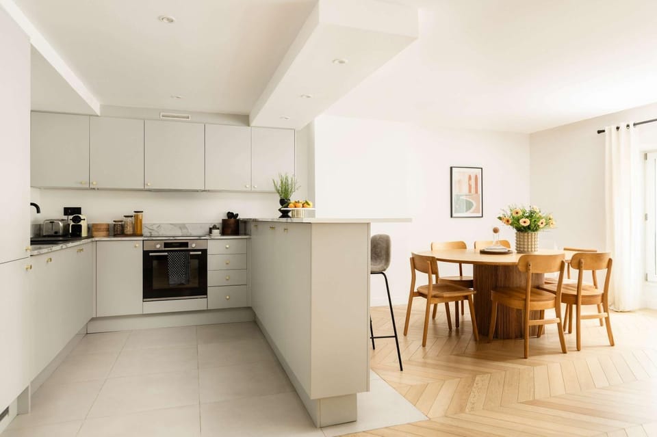 Brand New 3 Bedrooms Facing Madeleine St Honoré Apartment in Paris