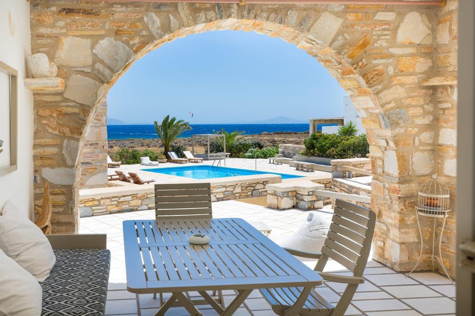 Balcony/Terrace, Dining area, Pool view, Sea view