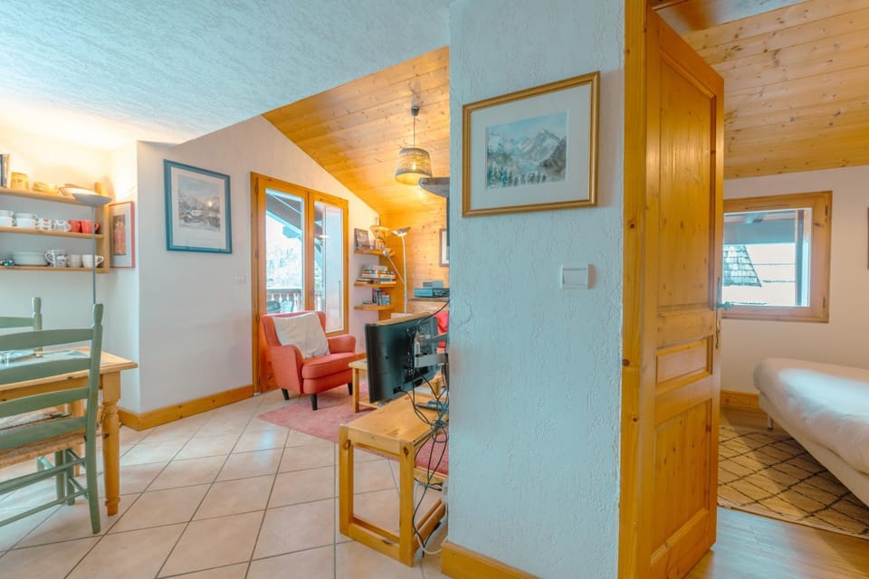 Living room, Seating area, Bedroom