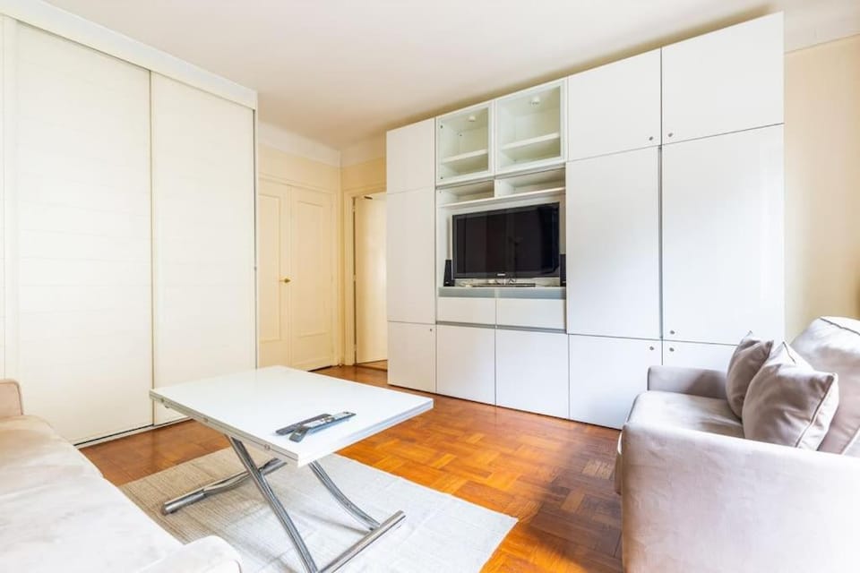 Studio#Porte Dauphine#Avenue Foch#2pers. Apartment in Paris