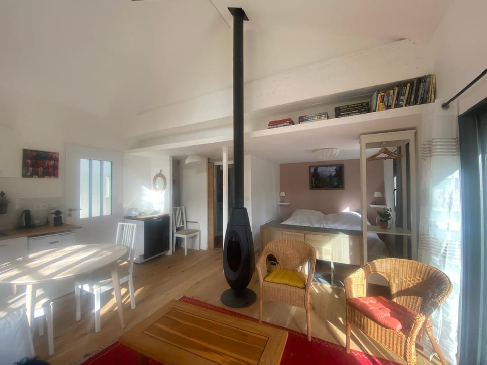 Photo of the whole room