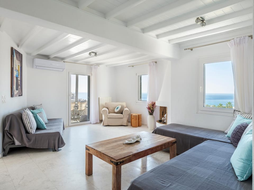 Living room, Seating area, air conditioner