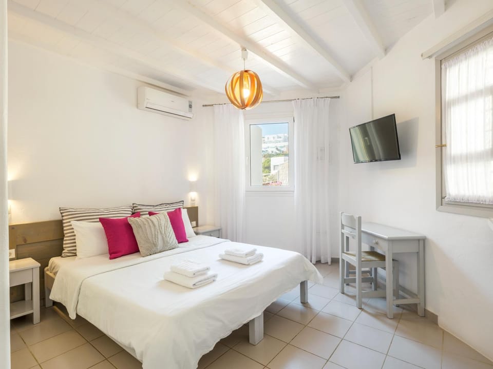 Bed, Bedroom, air conditioner