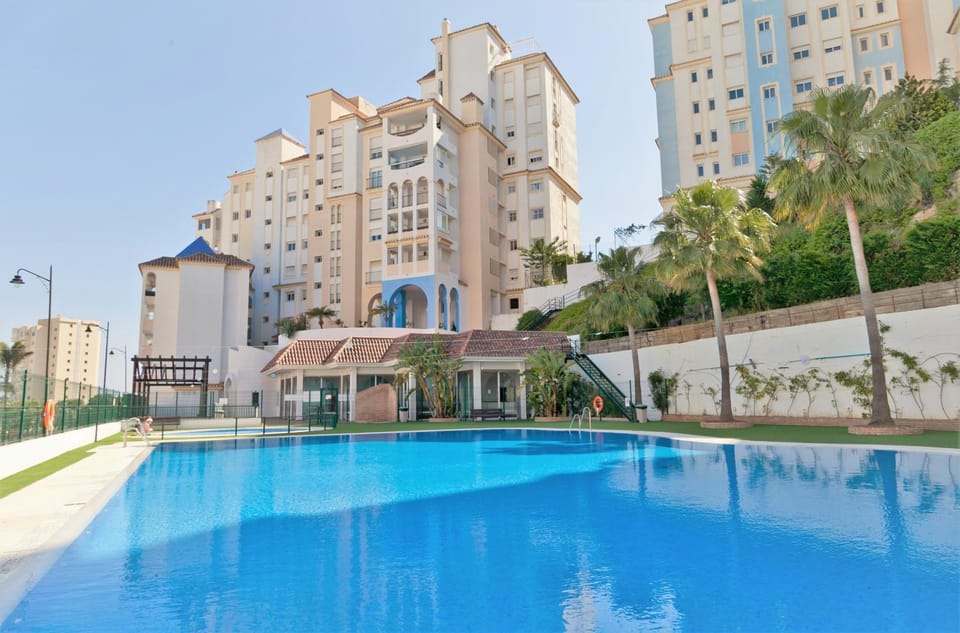 Property building, Swimming pool, Swimming pool