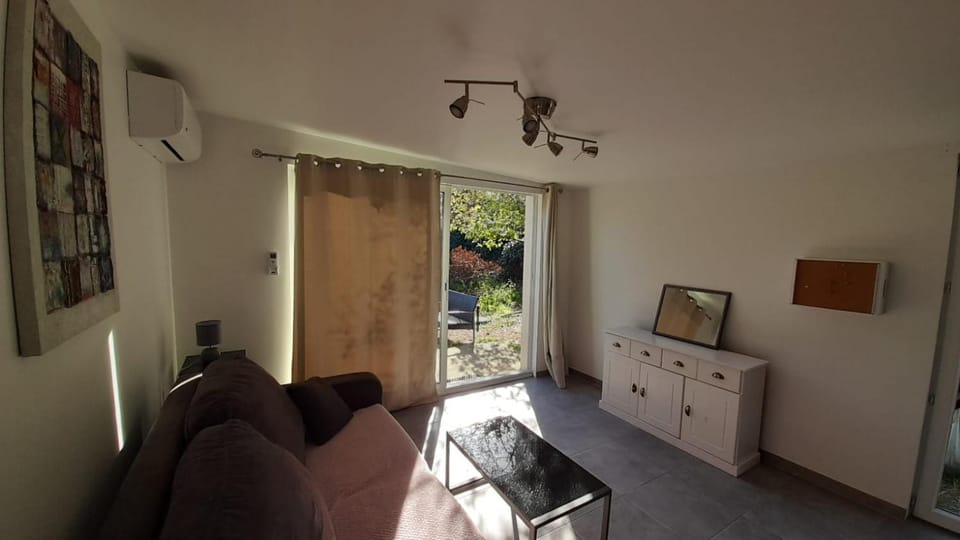 Studio climatisé indépendant de 24m² Apartment in Calvi