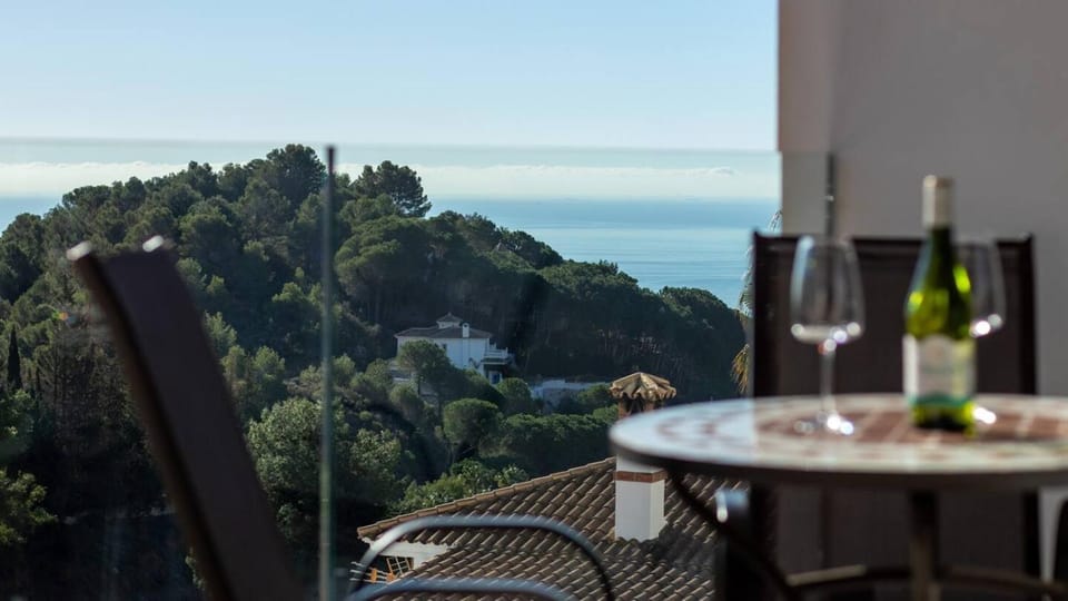 Stylish Central Apartment & Panoramic Views Mijas Apartment in Mijas
