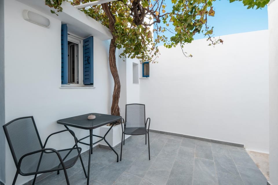 Patio, Balcony/Terrace, Inner courtyard view
