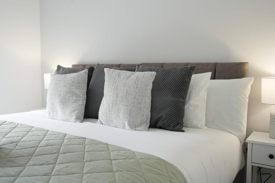 Mersey Way, Spacious 3 Bed Home, Close to Sheffield City Centre & FREE Driveway Parking - Perfect for Workers, Groups & Families - Hosted by Stay Host Save Apartment in Sheffield