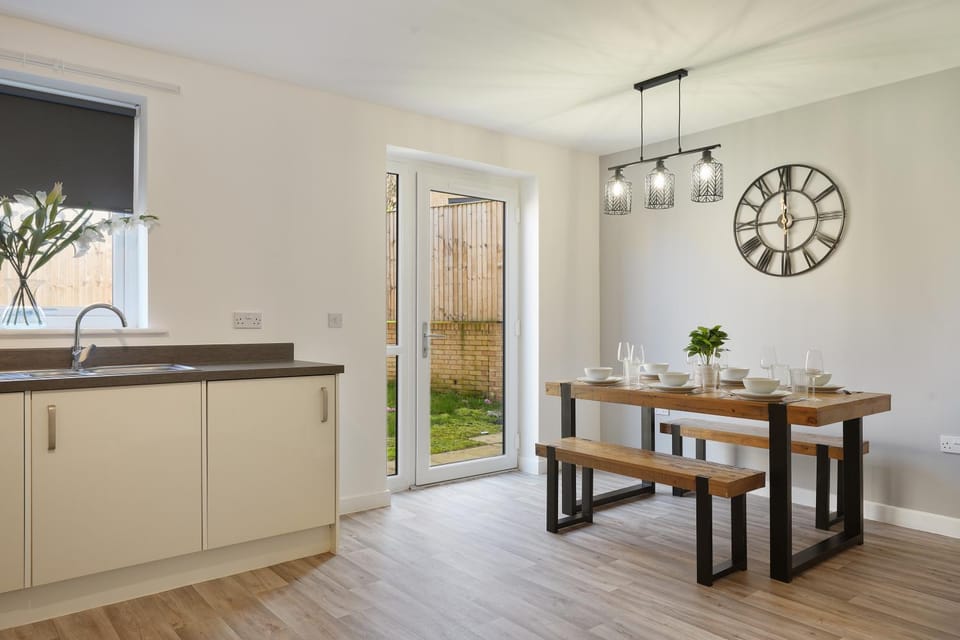 Mersey Way, Spacious 3 Bed Home, Close to Sheffield City Centre & FREE Driveway Parking - Perfect for Workers, Groups & Families - Hosted by Stay Host Save Apartment in Sheffield