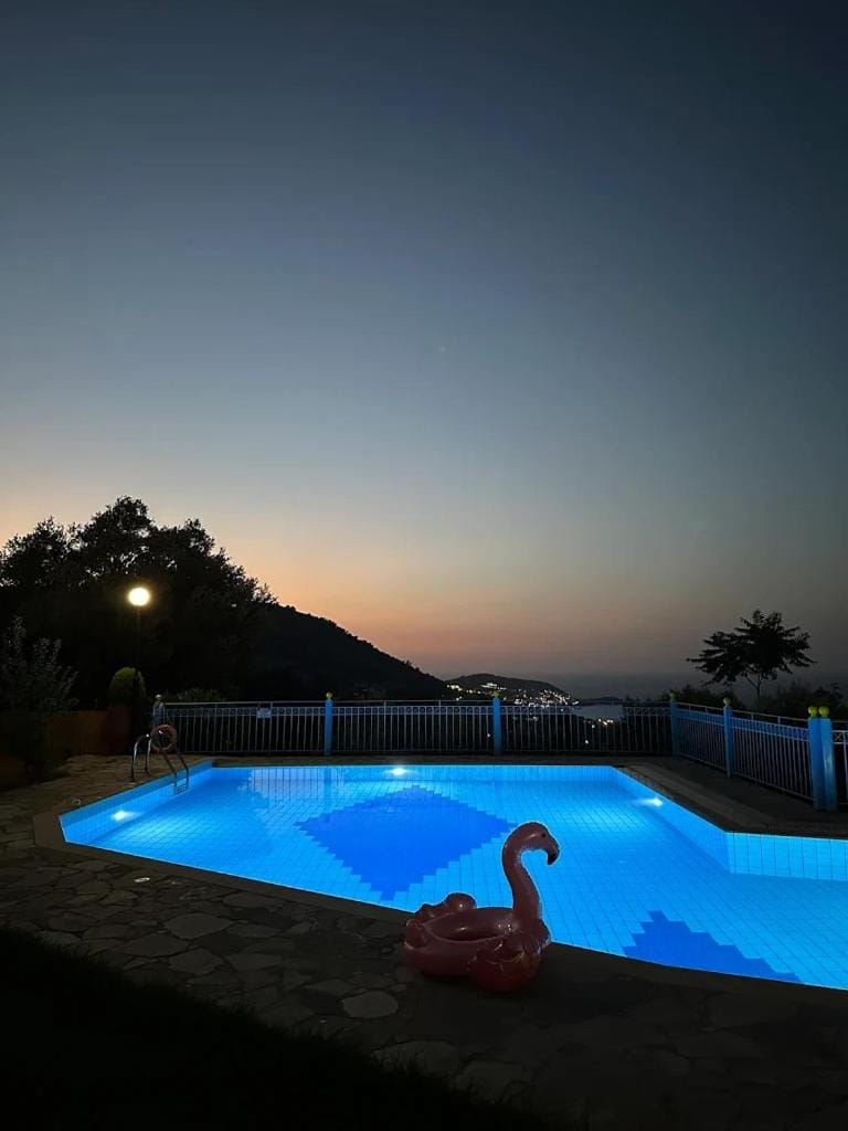 Swimming pool, Location