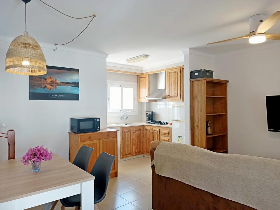 Kitchen or kitchenette, Living room, Dining area