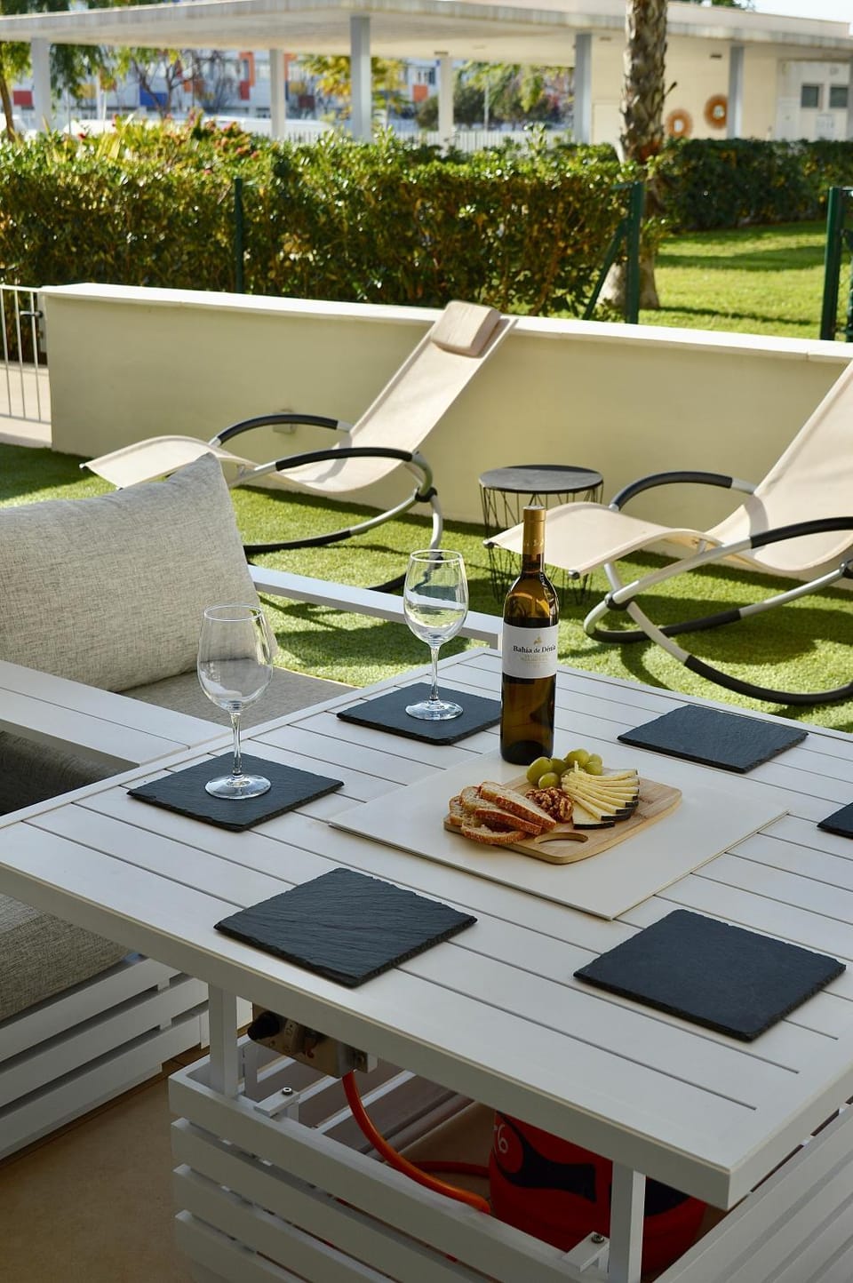 Day, Balcony/Terrace, Seating area, Dining area