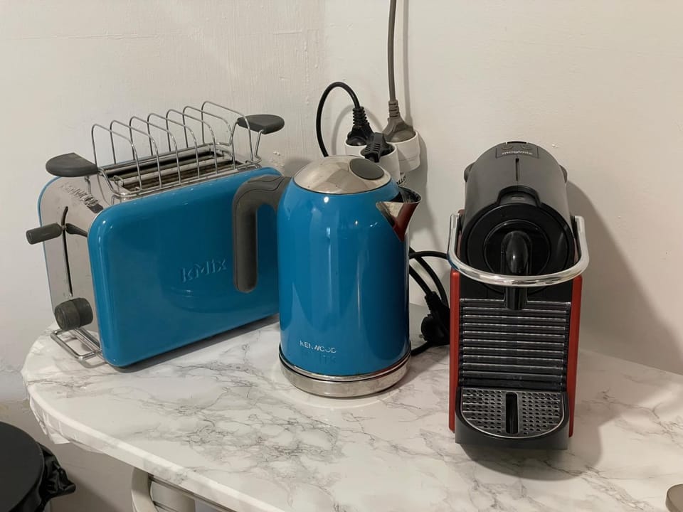 Coffee/tea facilities, Kitchen or kitchenette, toaster