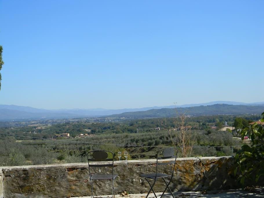 Panoramic view from stone Apartment- Pool and A/C Apartment in Tuscany