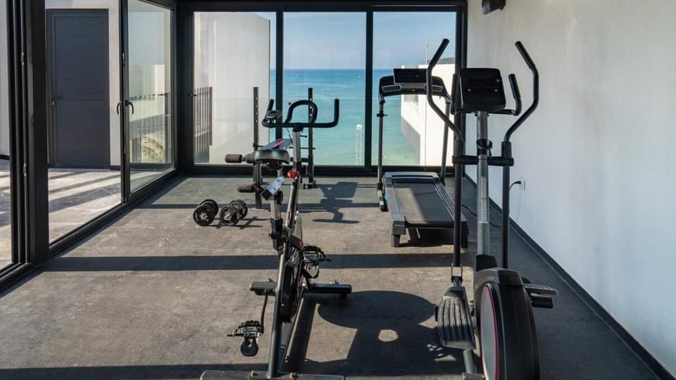 Beachfront Condo Roof Pool 5th Ave 2 Blocks Gym Apartment in Playa del Carmen