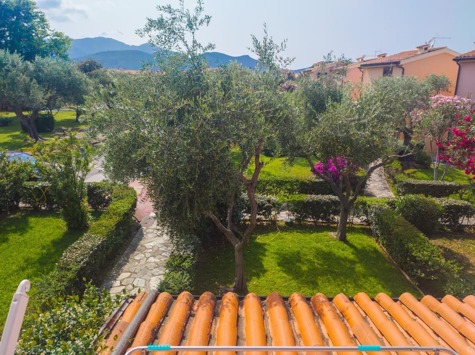 Spring, Day, Natural landscape, Garden, Garden view, Mountain view