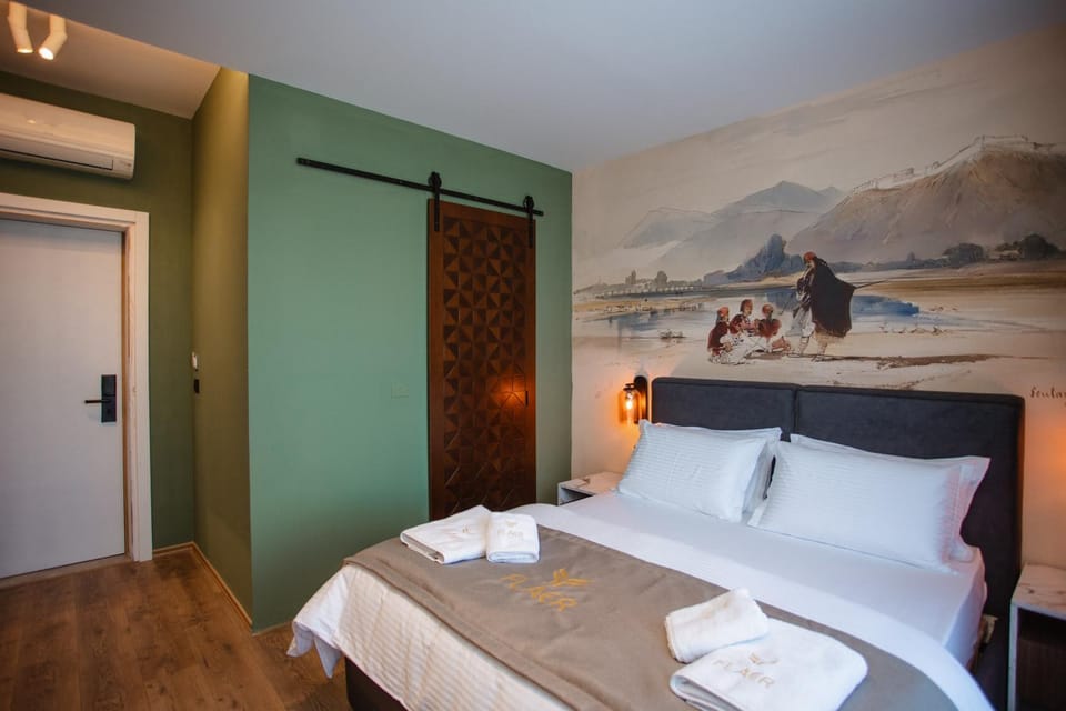 Bed, Bedroom, towels, air conditioner