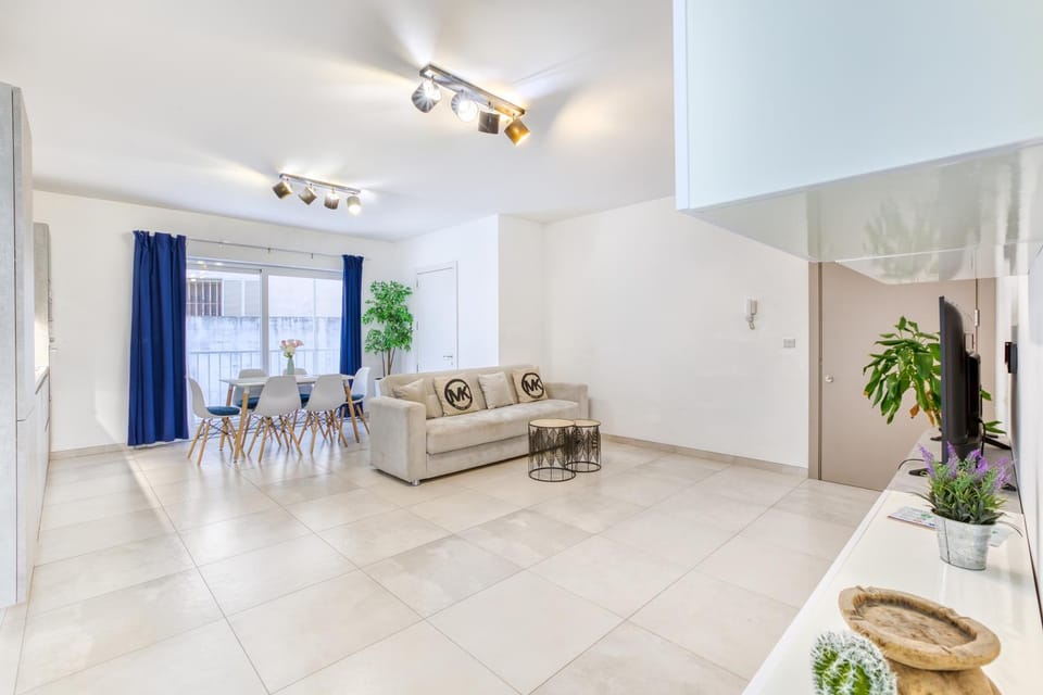 Central Msida - Modern, Bright & Comfortable Apartment in Malta