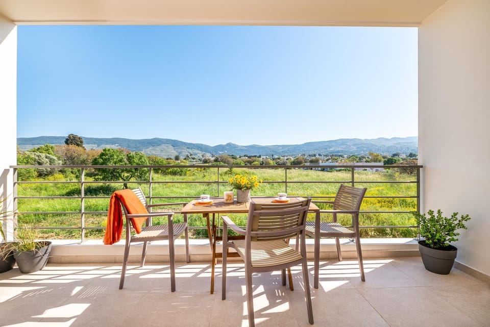 Patio, Spring, Day, Natural landscape, View (from property/room), Balcony/Terrace, Dining area, Mountain view