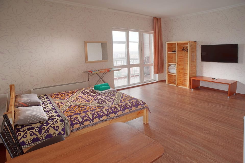 Bed, TV and multimedia, Photo of the whole room, Bedroom, wardrobe