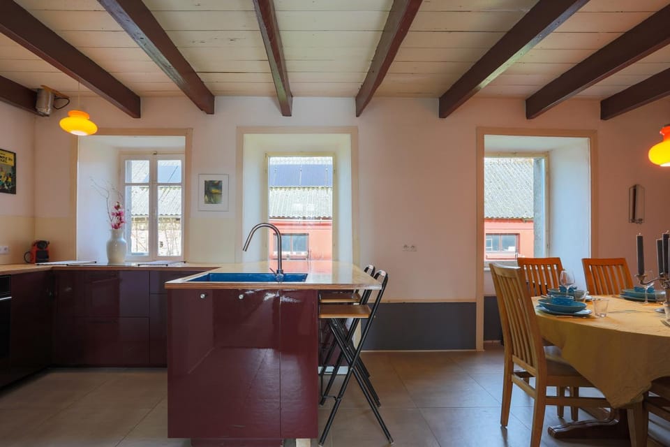Property building, Kitchen or kitchenette, Living room