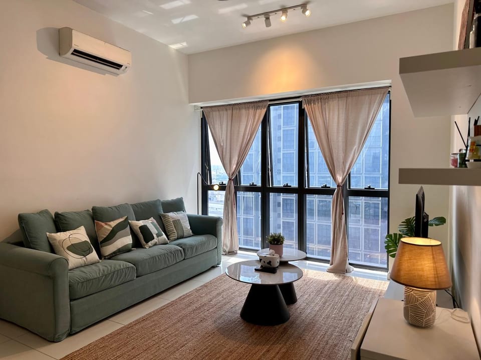 TV and multimedia, Living room, Seating area, air conditioner