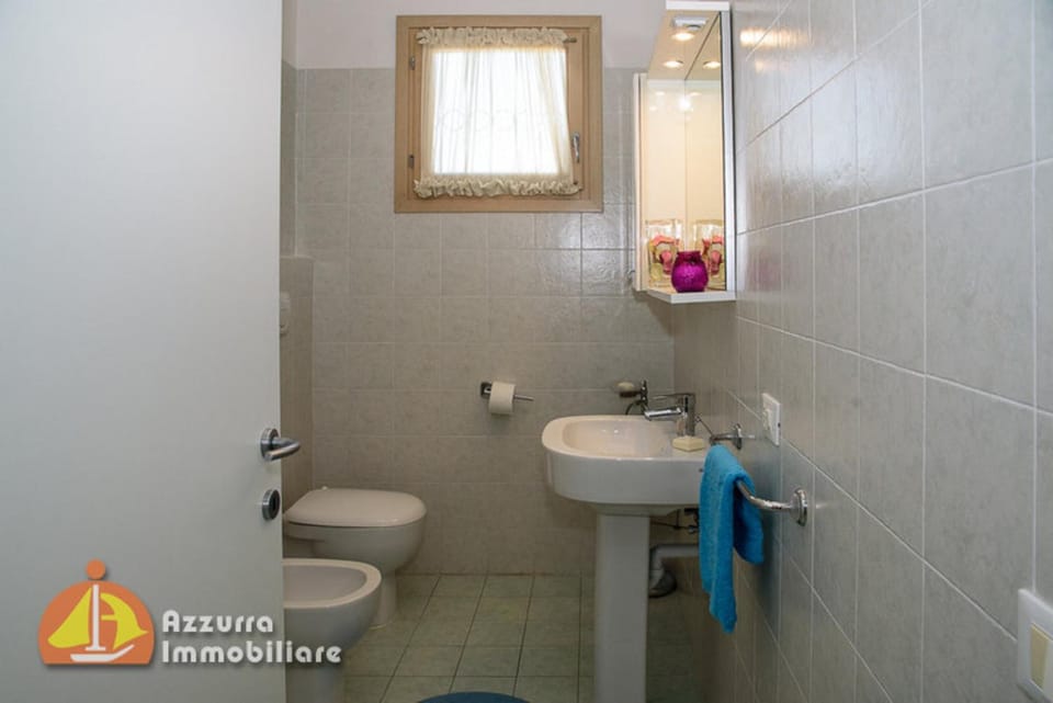 Bathroom, Living room