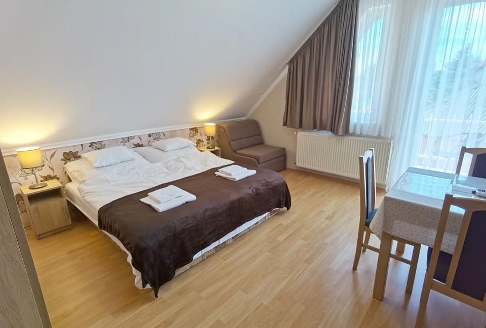 Dining area, Bedroom