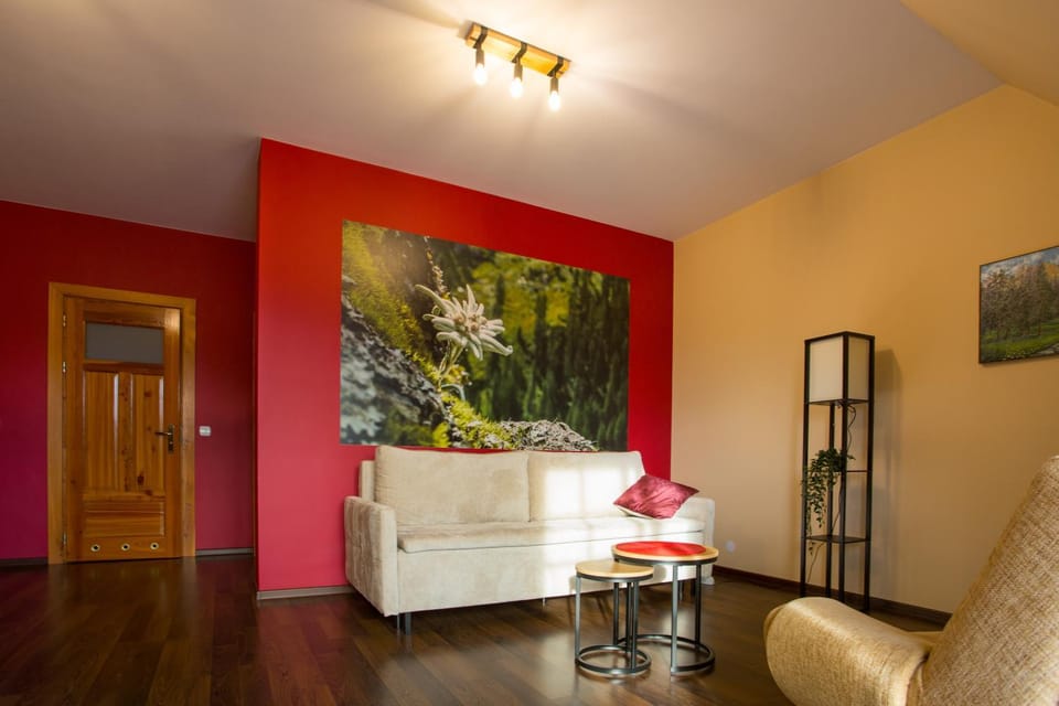 Living room, Decorative detail, Seating area