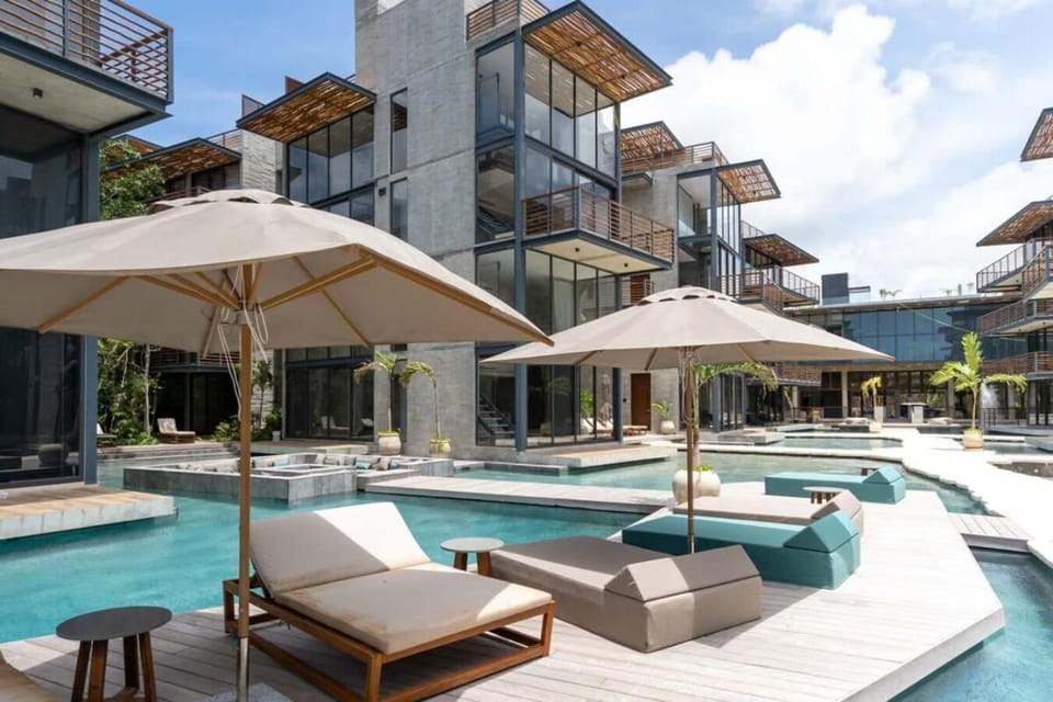 Property building, Day, Seating area, Swimming pool, sunbed