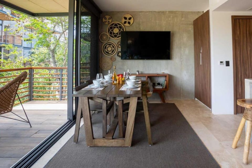 TV and multimedia, Balcony/Terrace, Seating area, Dining area